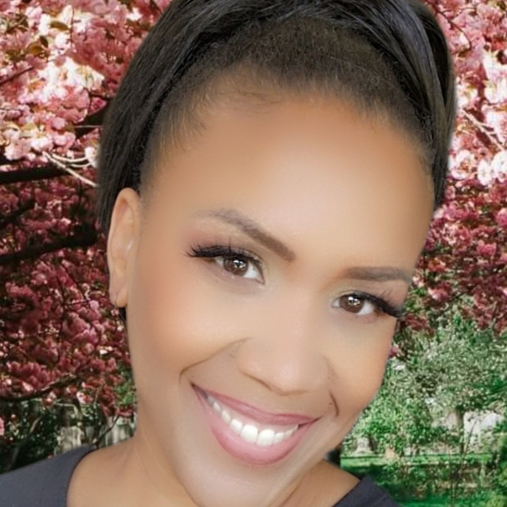 Meet your Posher, Adrienne